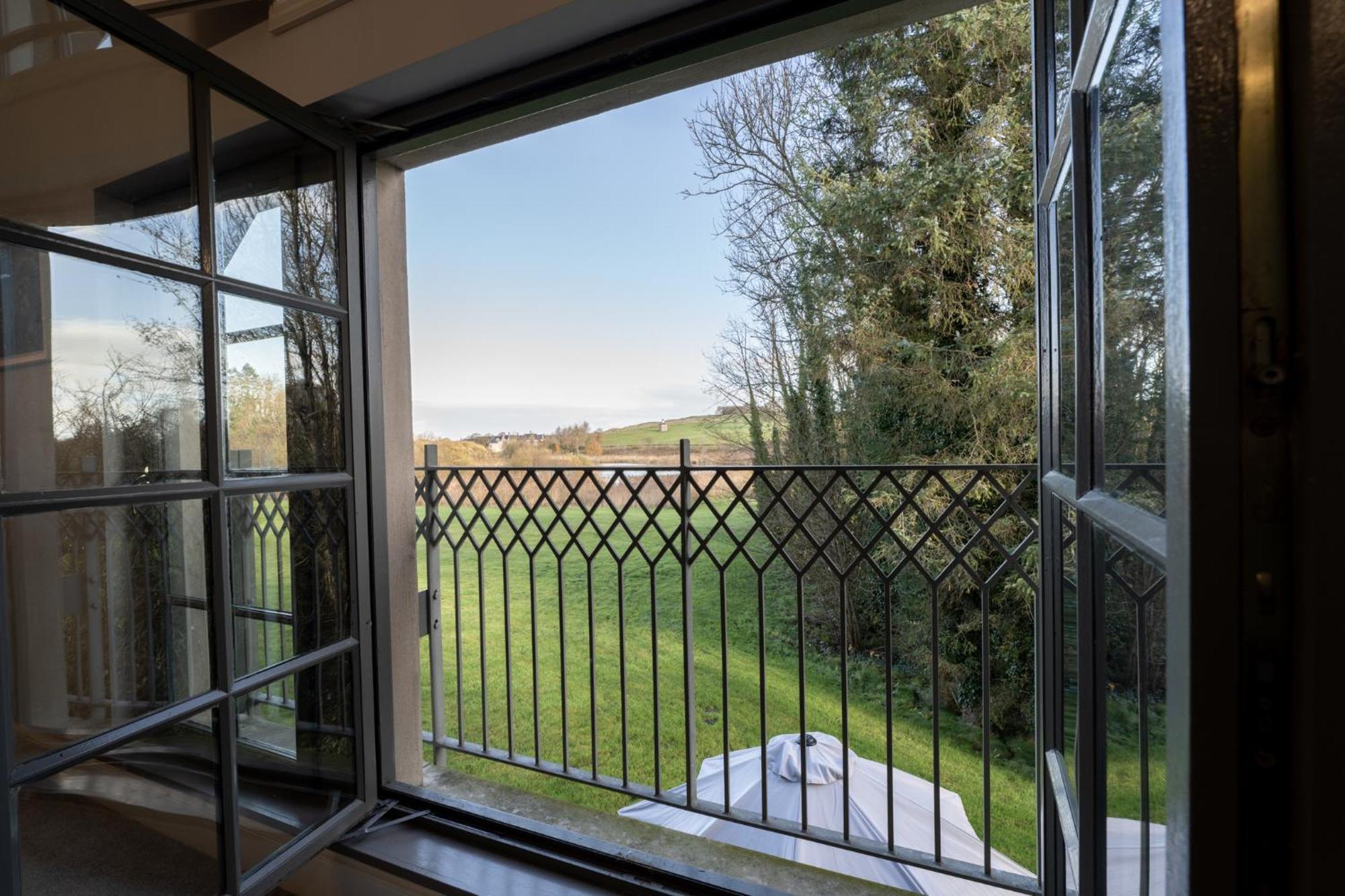 Escape Ordinary At Lough Erne Golf Village Enniskillen Exteriér fotografie