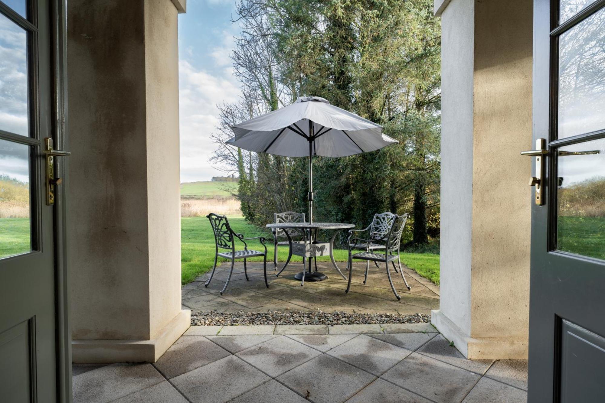 Escape Ordinary At Lough Erne Golf Village Enniskillen Exteriér fotografie
